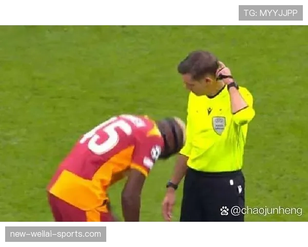 点球时其他队员提前进禁区，判罚规则如何执行？